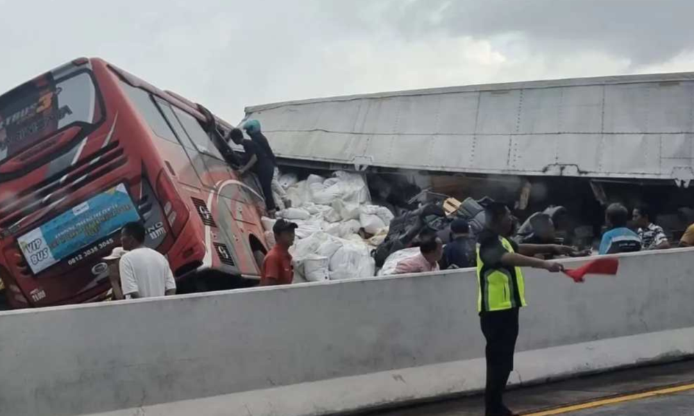Kecelakaan Maut di Tol Pandaan Malang, Bus Pariwisata Tabrak Truk Gegara Tak Kuat Nanjak