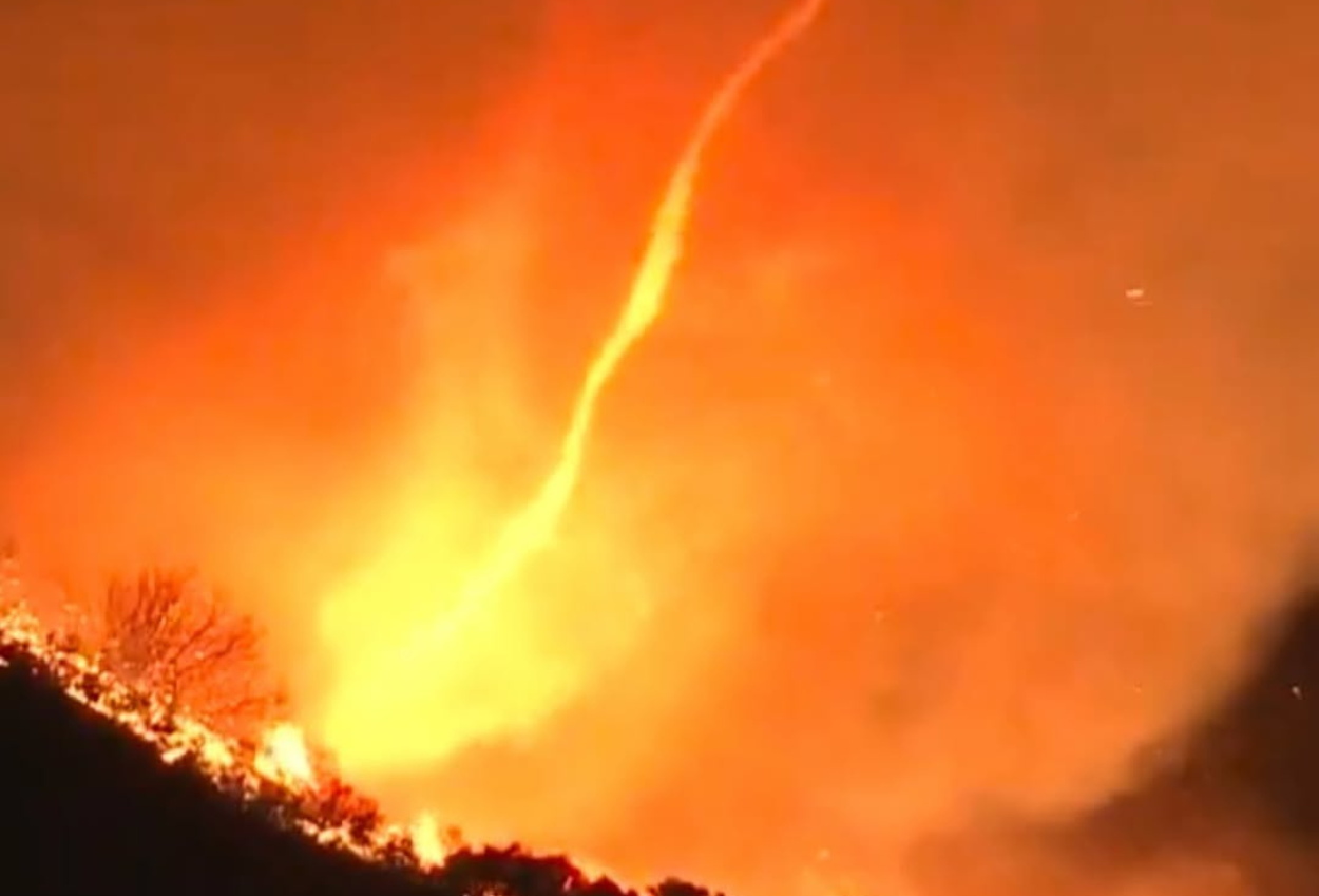 Los Angeles Kini Dilanda Tornado Api Firenado saat Kebakaran Sulit Dipadamkan