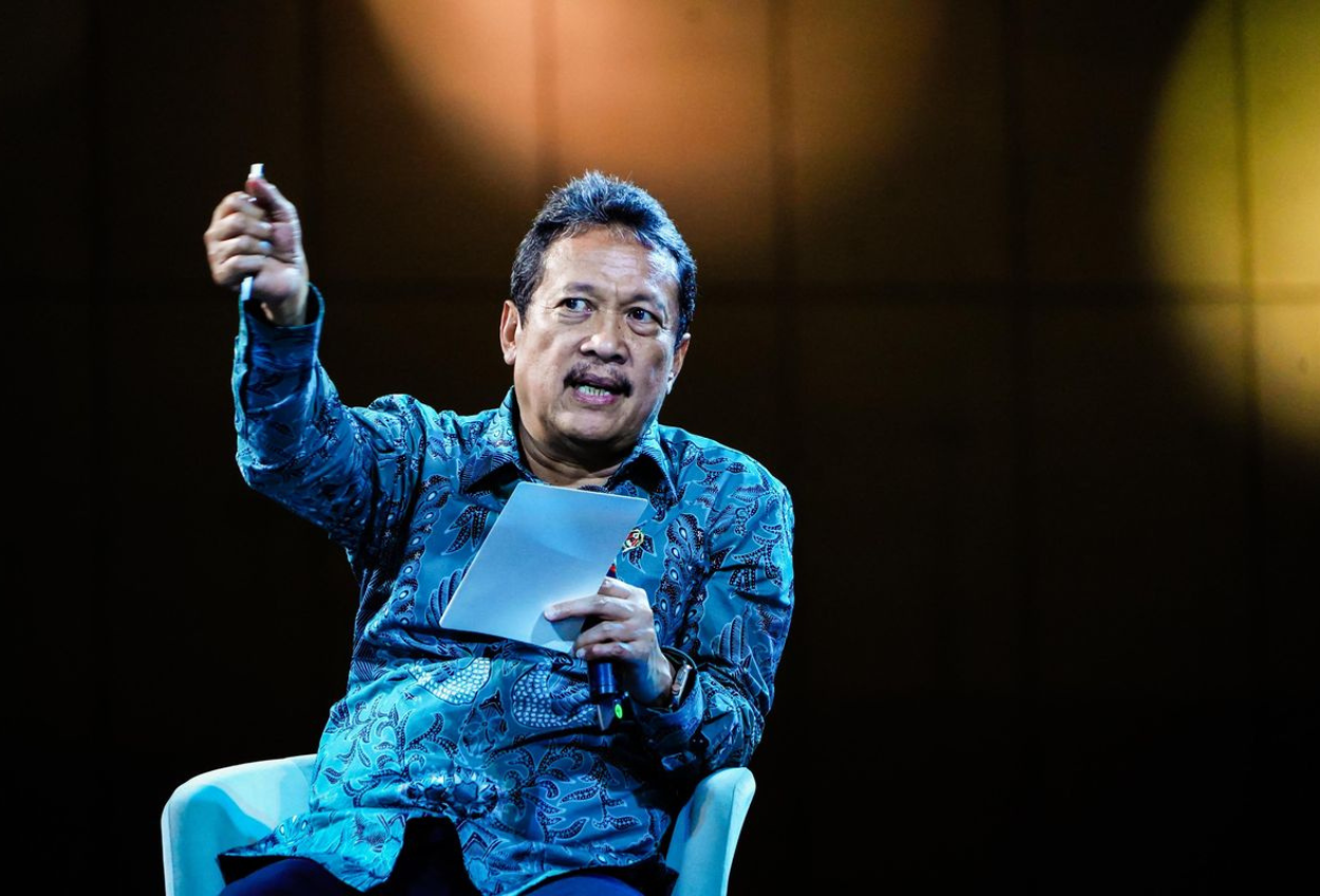 Menteri Kelautan Minta agar Pencabutan Pagar Laut di Tangerang Ditunda