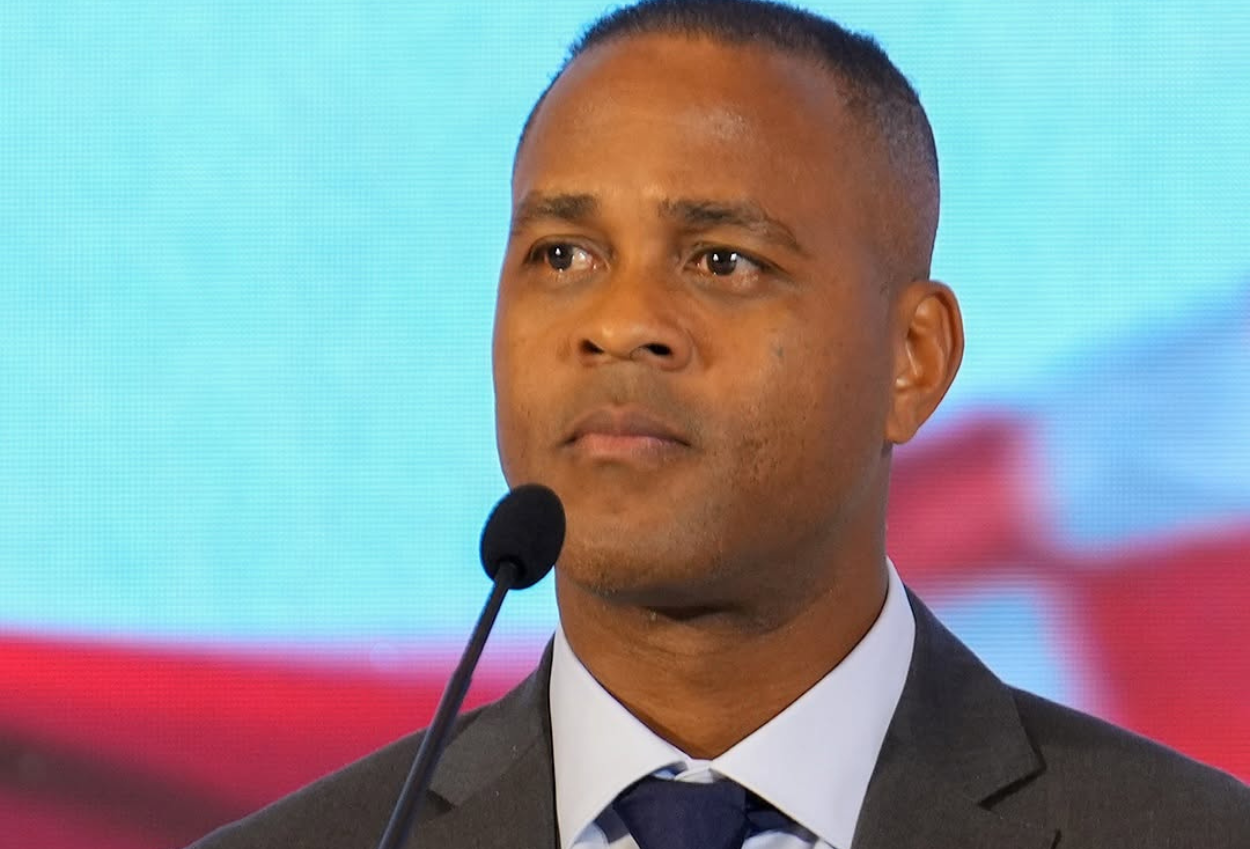 Patrick Kluivert Bocorkan Beberapa Pemain akan Segera dinaturalisasi, Salah Satu yang Pasti Jairo Riedewald