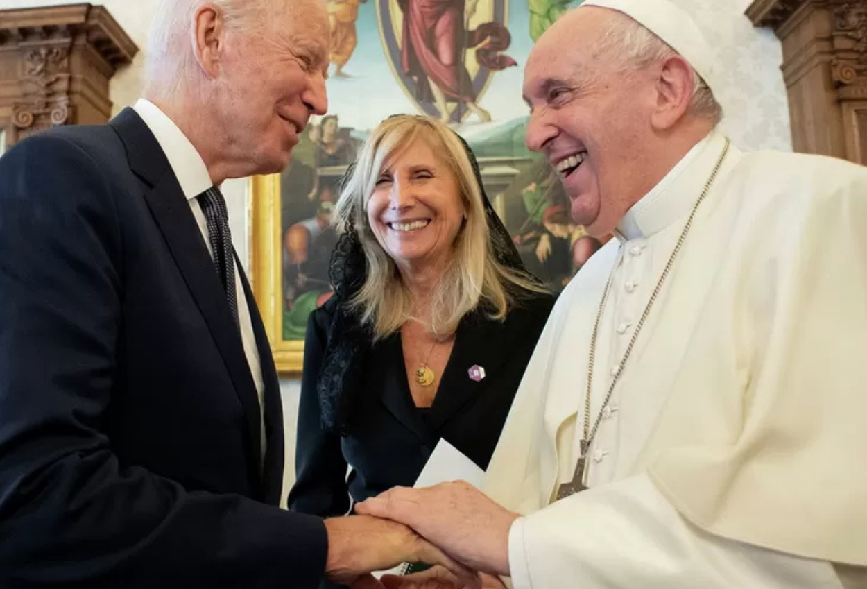 Paus Fransiskus Dianugerahi Medali Kebebasan oleh Presiden Biden yang Merupakan Penghargaan Sipil Tertinggi AS