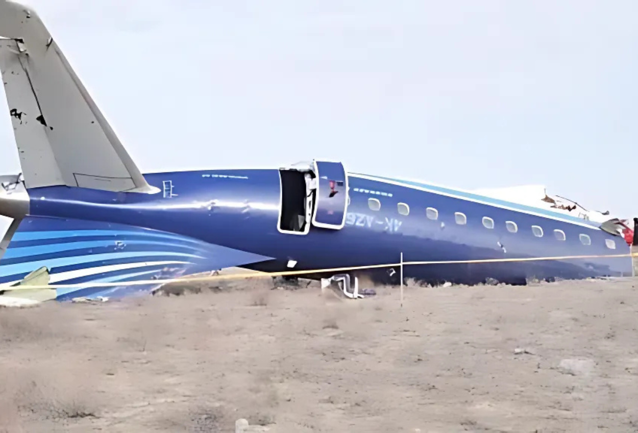 Pesawat Azerbaijan Airlines Jatuh di Kazakhstan, 38 Orang Dikabarkan Tewas dan 29 Selamat