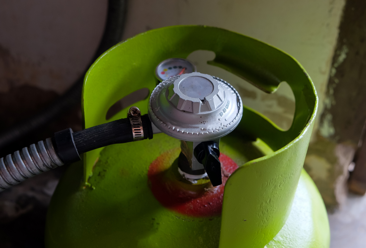 Pria Babak Belur Dihajar Warga usai Curi Tabung Gas 3 Kg