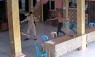 Pria Ngamuk Gegara Sertifikat Tanah Diduga Dijaminkan ke Bank oleh Kades di Situbondo