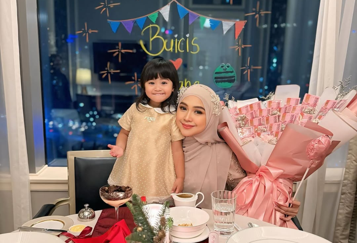 Ria Ricis Ungkap Keinginannya untuk Adopsi Anak Laki laki Demi Moana