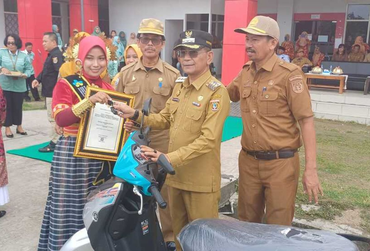 Seperti Di prank, Bidan di Polman Malu dan Kecewa Hadiah Motornya Ditarik Kembali oleh Pemkab