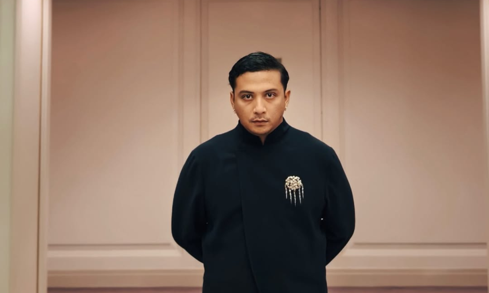 Unggah Foto Tanpa Busana, Sal Priadi Alami Pelecehan Online dari Kaum Pelangi