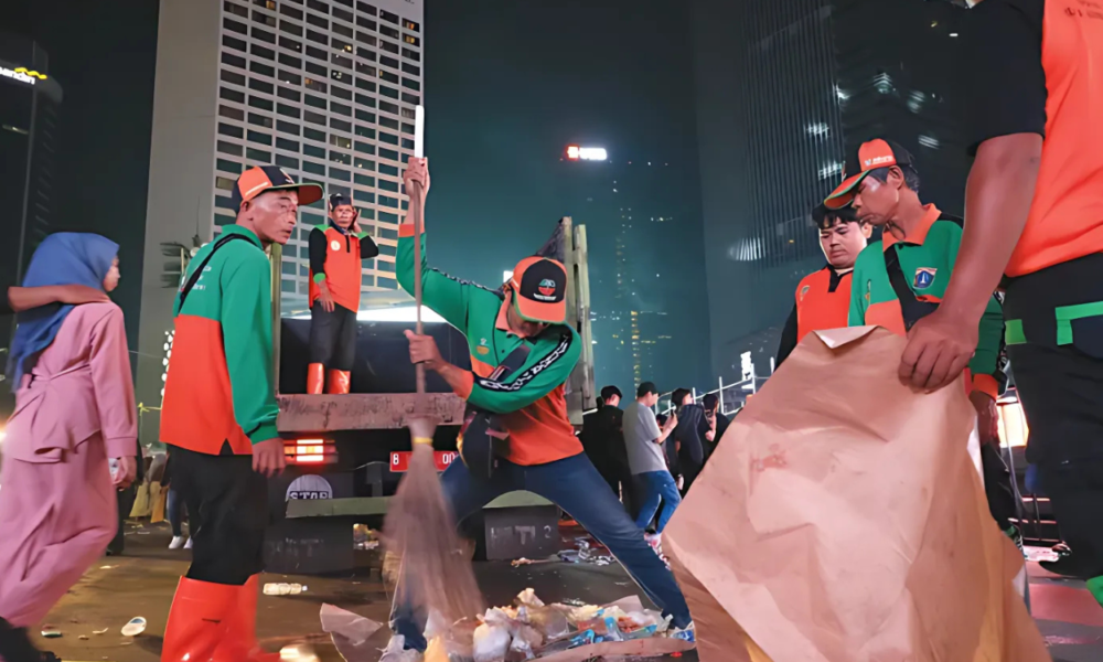 Wow! Total Sampah yang Terkumpul pada Saat Malam Tahun Baru 2025 di Jakarta Capai 132 Ton