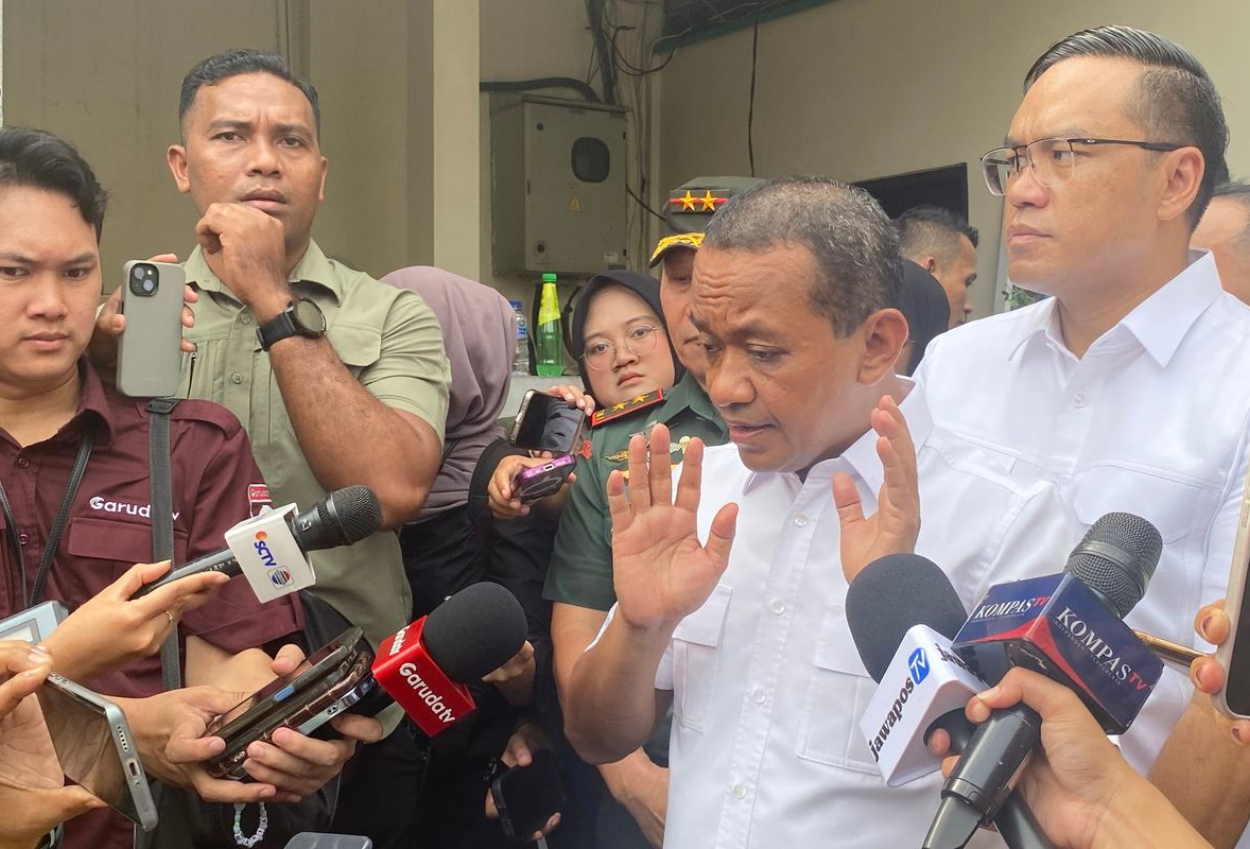 Bahlil Minta Maaf ke Publik setelah Insiden Warga Meninggal saat Antre Gas Elpiji 3 Kg
