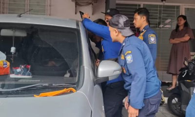 Bayi 1 Tahun Terjebak Di Dalam Mobil Yang Sedang Dipanaskan, Damkar Turun Tangan
