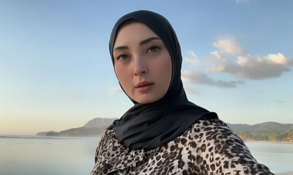 Della Puspita Kecewa Diduga Ditipu Travel Umrah Rp400 Juta Milik Temannya
