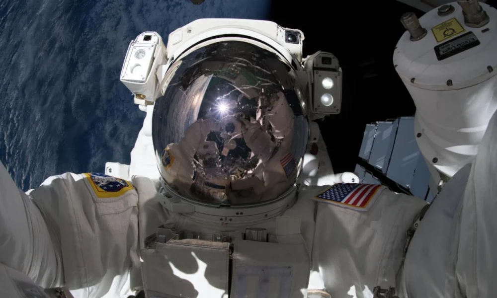 Elon Musk Bikin Nasa Bingung, Ke Bulan Atau Mars Dulu