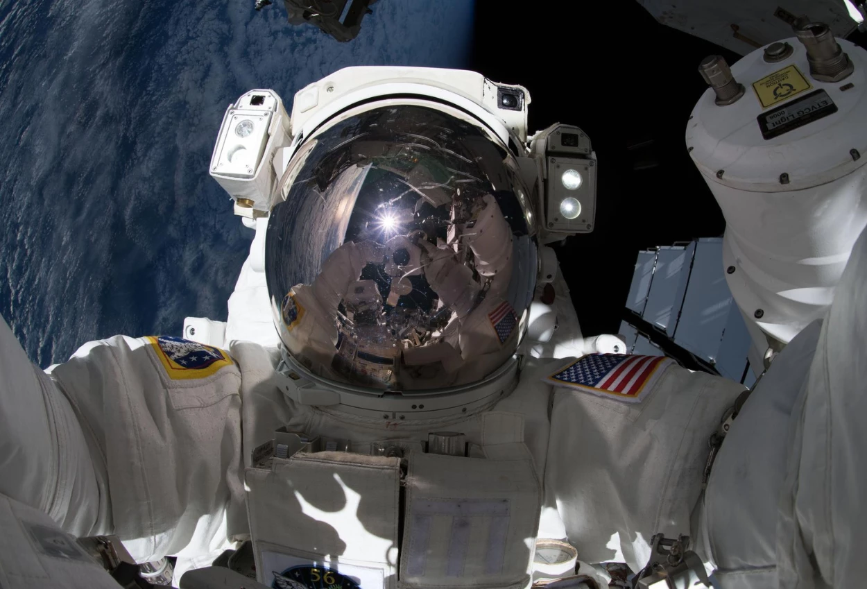 Elon Musk Bikin Nasa Bingung, Ke Bulan Atau Mars Dulu
