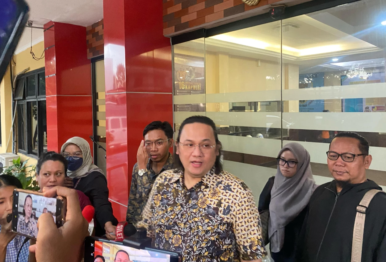 Farhat Abbas Diperiksa Polisi Atas Laporannya Terhadap Densu Soal Kasus Diskriminasi Ras Dan Ujaran kebencian