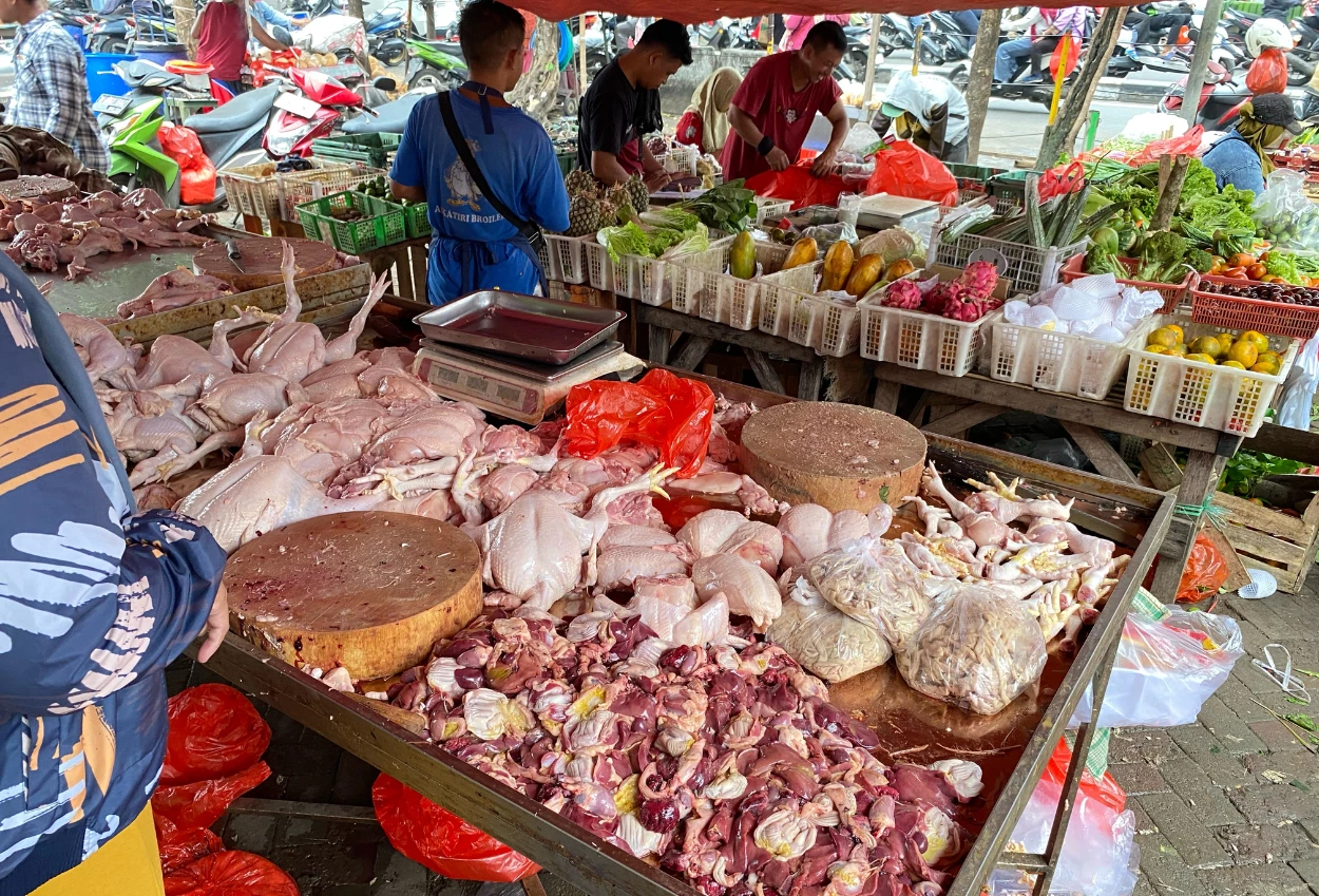 Harga Bahan Pokok Melonjak Tinggi Jelang Ramadan 2025, Cabai Tembus Rp120.000kg