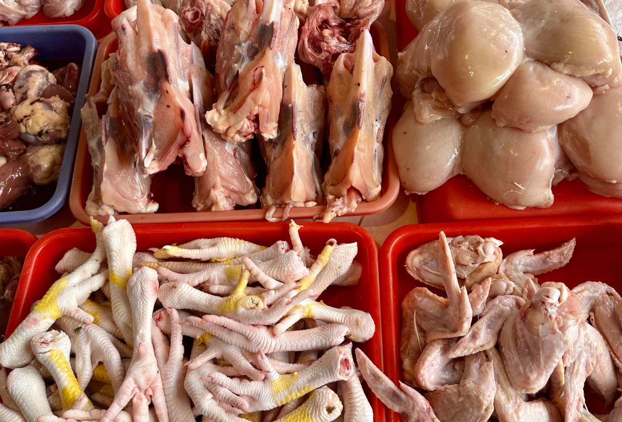 Harga Bahan Pokok Di Pasar Ciputat Tangsel Panas, Cabai Hingga Ayam Naik!