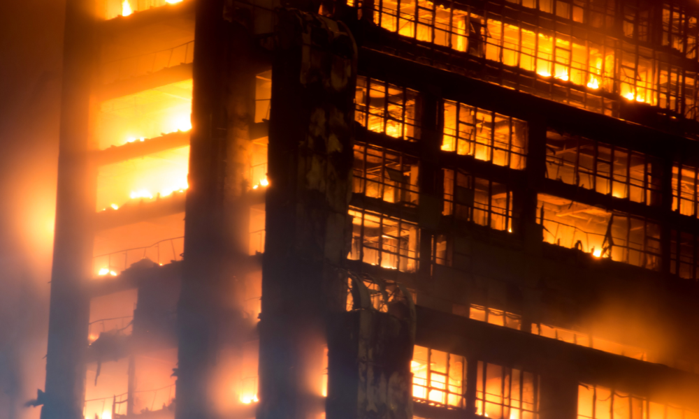 Hotel 101 Urban Di Glodok Jakbar Terbakar, Damkar Kerahkan 100 Personel!