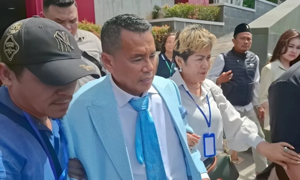 Hotman Paris Tiba Tiba Dilarikan Ke Rumah Sakit Saat Sidang Pencemaran Nama Baik
