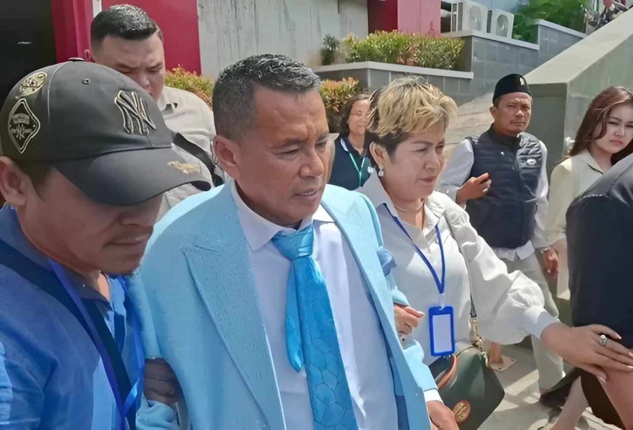 Hotman Paris Tiba Tiba Dilarikan Ke Rumah Sakit Saat Sidang Pencemaran Nama Baik