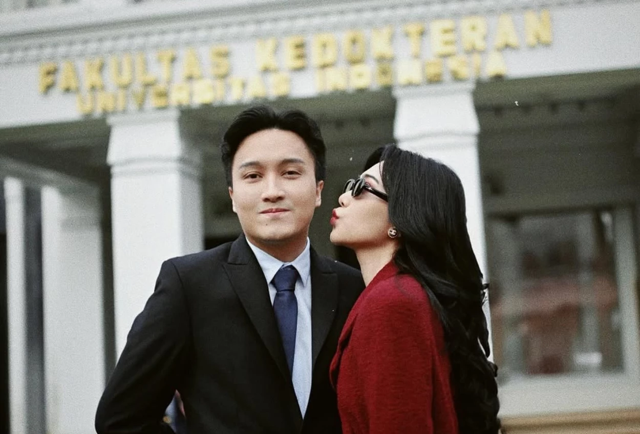 Isyana Sarasvati Bagikan Momen Bahagia Usai Suami Resmi Jadi Dokter Spesialis Kejiwaan