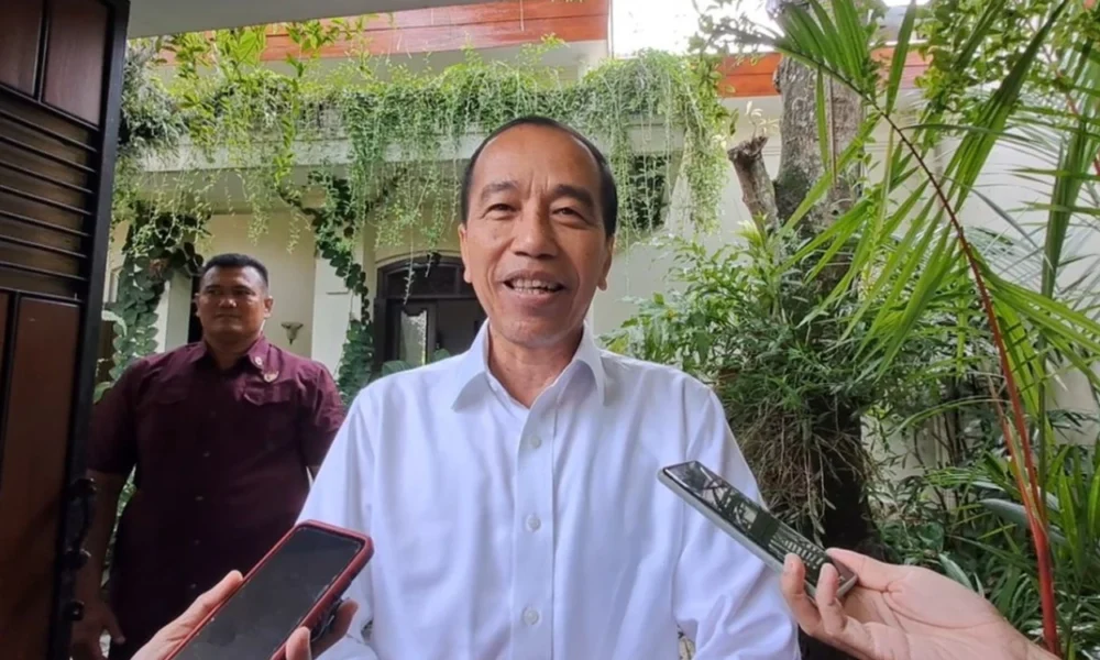 Jokowi Tanggapi Pemintaan Hasto Agar Kpk Selidiki Keluarganya Silakan!