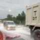 Kecelakaan Di Km 91 Tol Cipularang, Muatan Kasur Dan Kertas Tumpah Di Jalan