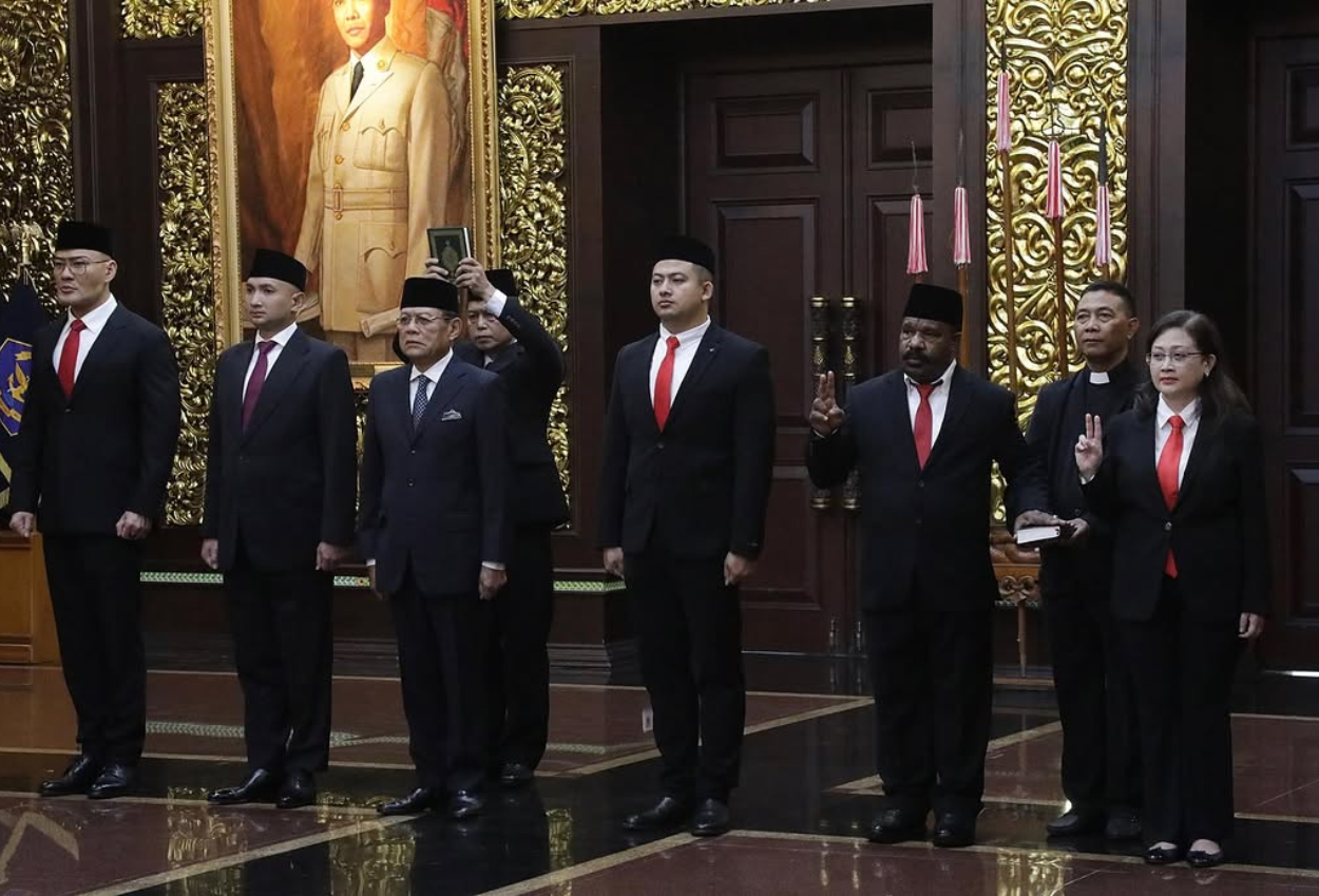Menteri Pertahanan Resmi Angkat 6 Stafsus, Termasuk Deddy Corbuzier Dan Sylvia Efi