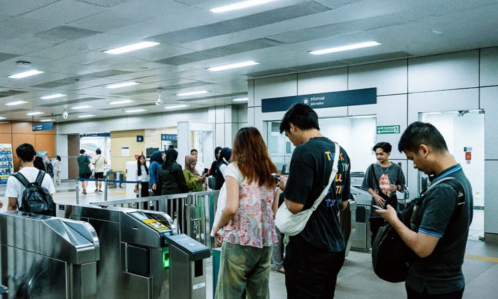Mulai 14 Maret 2025, Naik Krl Dan Mrt Bisa Bayar Pakai Qris Tap