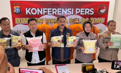 Pasutri Ditangkap Polda Riau, Sabu 9,8 Kg Dan 30.000 Ekstasi Diamankan