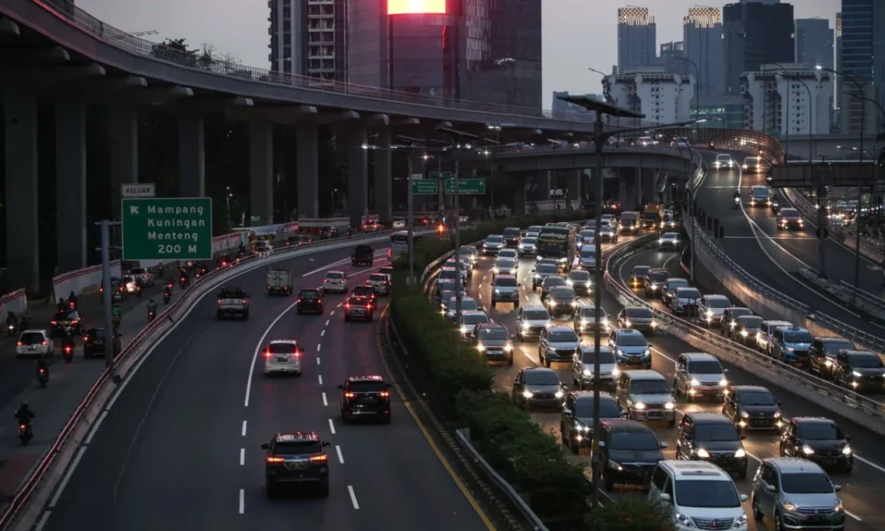 Pemobil Kini Boleh Pakai Bahu Jalan Di Tol Dalam Kota, Tapi Ada Syaratnya
