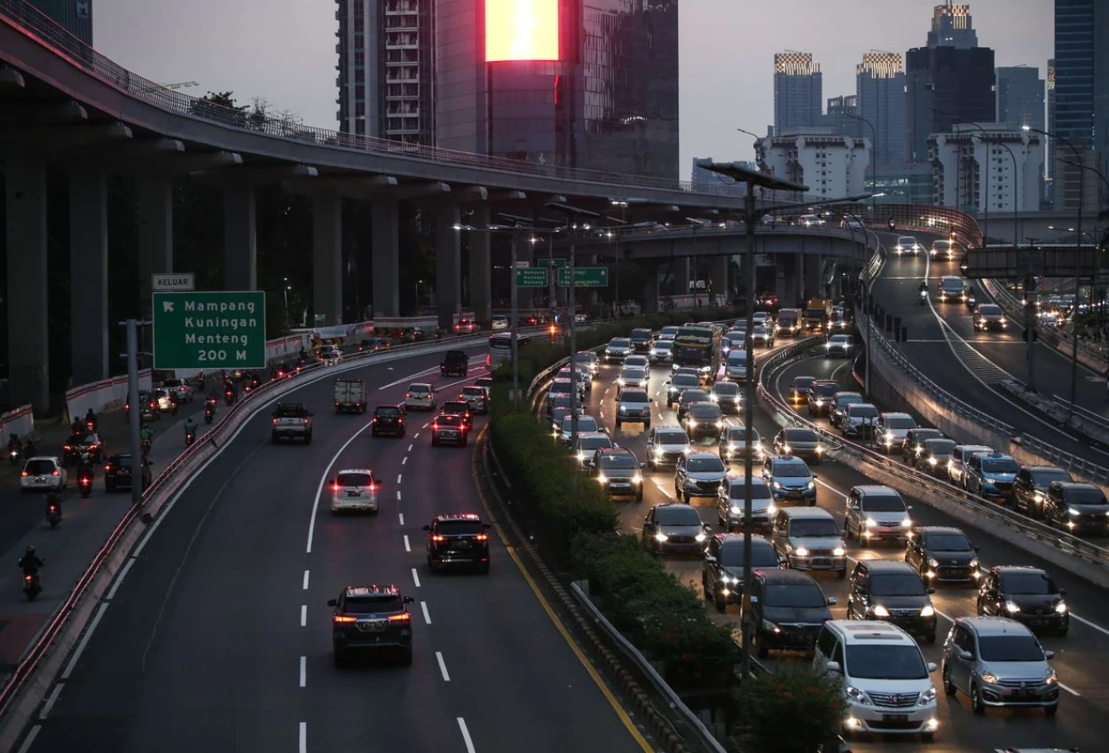 Pemobil Kini Boleh Pakai Bahu Jalan Di Tol Dalam Kota, Tapi Ada Syaratnya