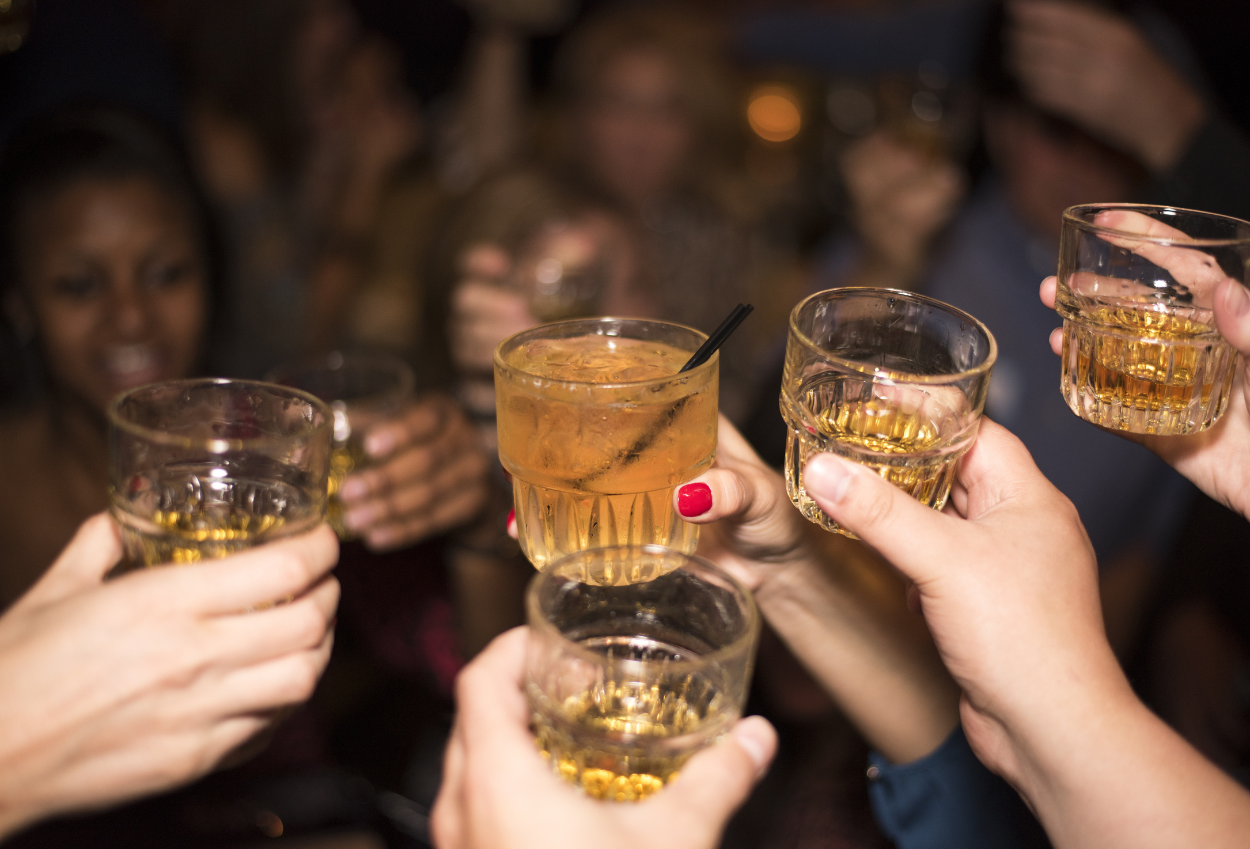 Perusahaan Di Jepang Berikan Alkohol Gratis Dan Cuti Mabuk Untuk Rekrut Karyawan Baru