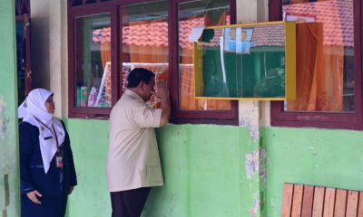 Prabowo Tinjau Langsung Program Makan Bergizi Gratis, Mengintip dari Jendela agar Tak Ganggu Siswa Belajar
