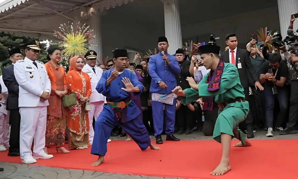 Pramono Anung Dan Rano Karno Tiba Di Balai Kota, Disambut Dengan Kesenian Betawi
