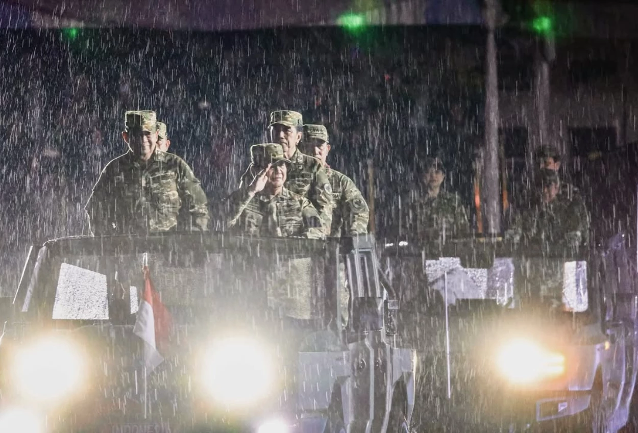 Presiden Prabowo Pimpin Upacara Parade Senja, Ditemani Jokowi Dan Sby Di Acara Retret Magelang