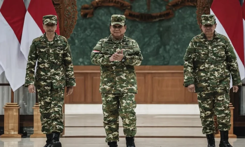 Presiden Prabowo Pimpin Upacara Parade Senja Dan Penurunan Bendera Merah Putih Di Acara Retret Magelang