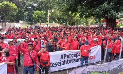 Relawan Pdip Serbu Kantor Kpk Bersamaan Dengan Pemeriksaan Hasto Kristiyanto