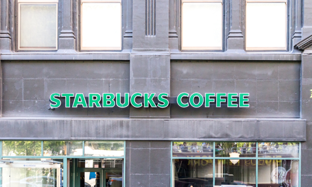 Starbucks Indonesia Buka Suara soal Pengunjung yang Nongkrong Tanpa Membeli