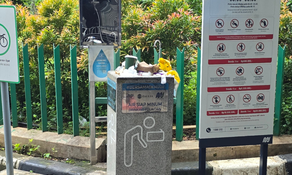 Viral! Fasilitas Air Minum di Stasiun MRT Jakarta Dirusak, Dijadikan Tempat Sampah