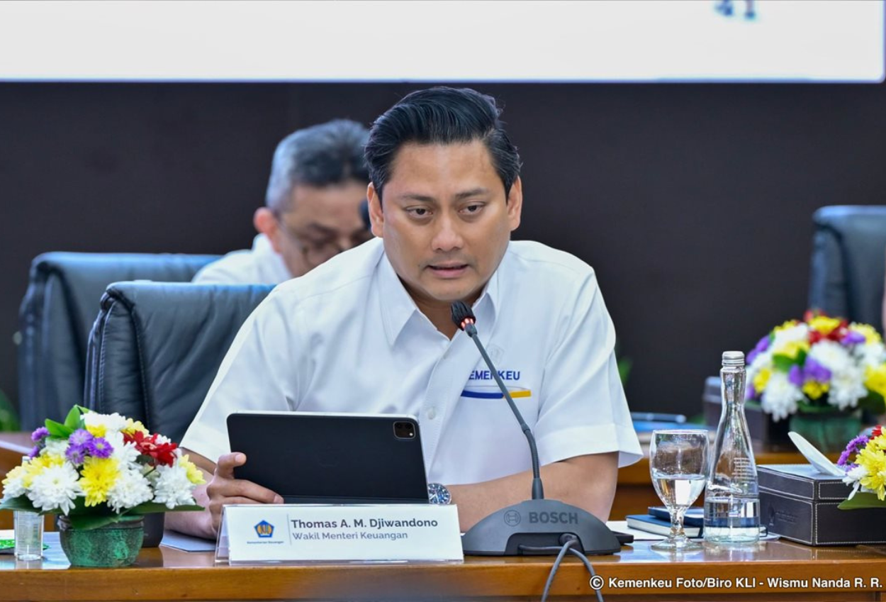 Wamenkeu Thomas Djiwandono Resmi Dilantik sebagai Anggota Dewan Komisioner OJK