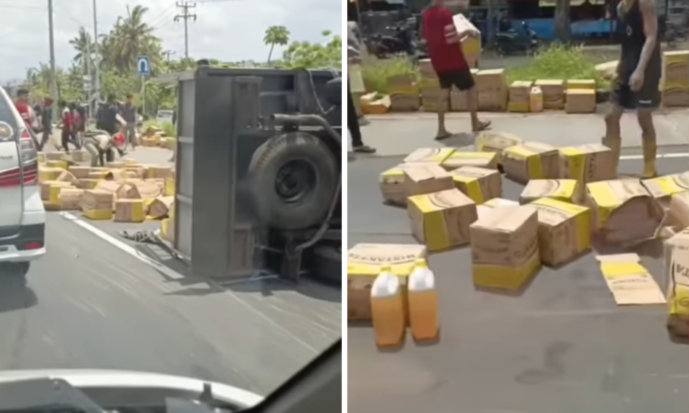 Warga Bali Tuai Pujian Karena Ikut Bantu Angkut Muatan Truk Yang Terguling