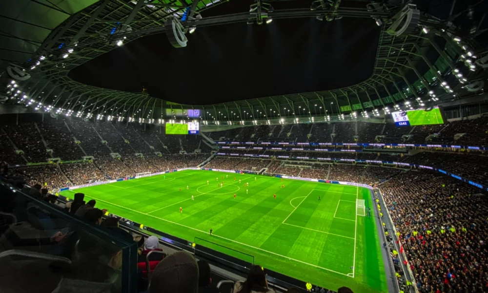 10 stadion termegah di dunia, dari old trafford hingga bernabeu