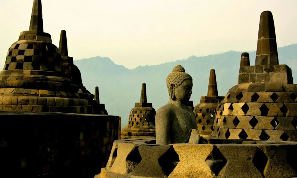 Agar tak kehabisan, simak tips beli tiket candi borobudur saat libur lebaran 2025