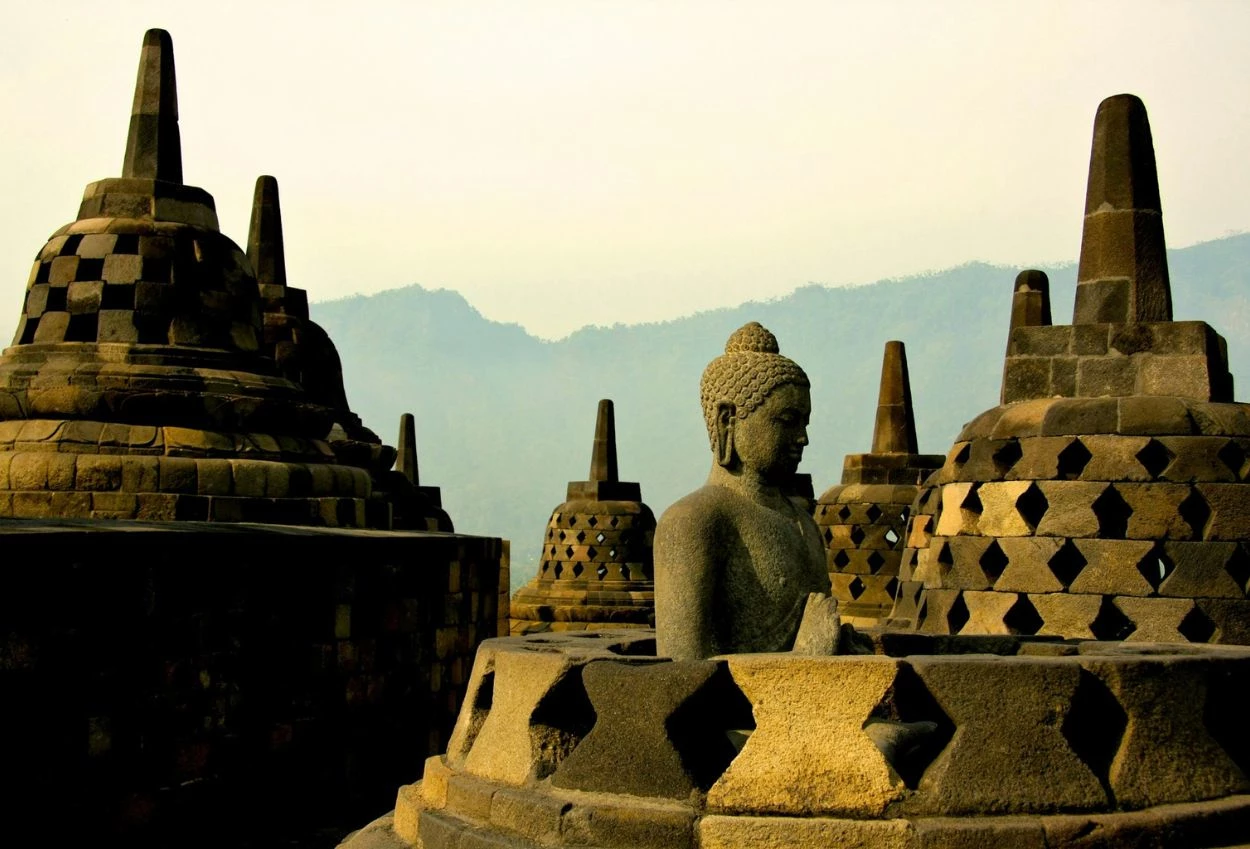 Agar tak kehabisan, simak tips beli tiket candi borobudur saat libur lebaran 2025