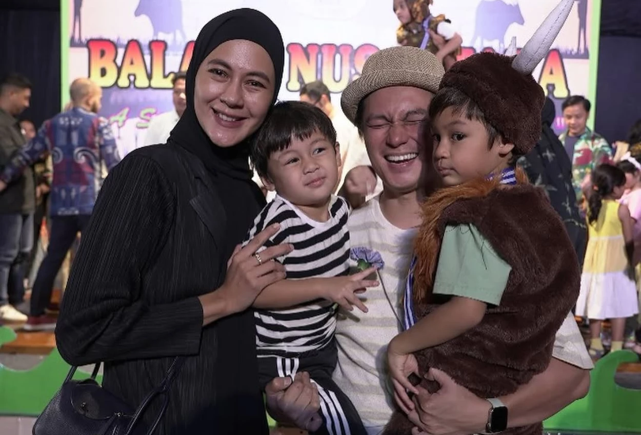 Baim wong unggah momen anak video call dengan paula verhoeven, netizen tuh kan ayahnya baik kok