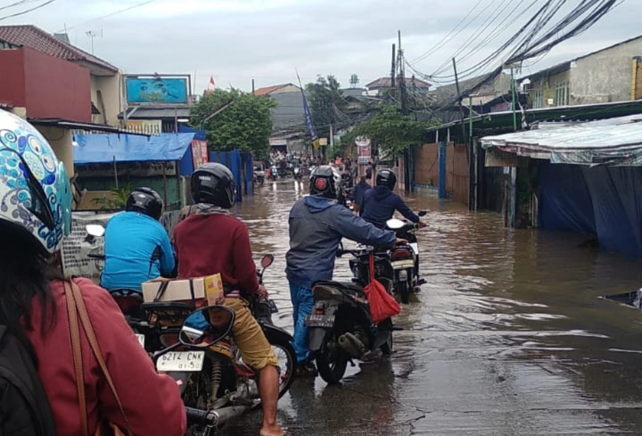 Banjir di 11 titik tangerang selatan surut, bpbd semua wilayah sudah aman