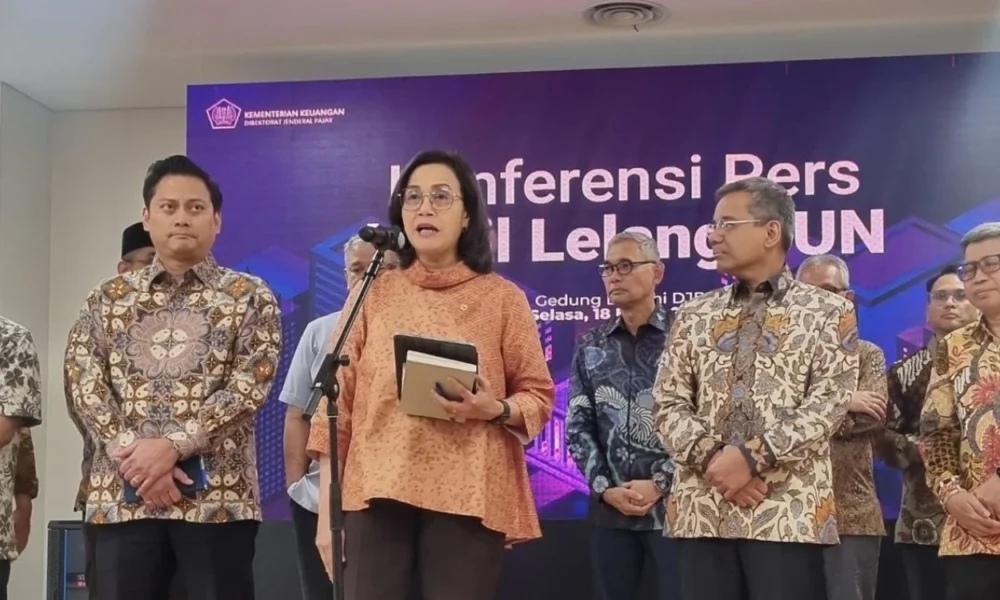 Bantah mundur dari kabinet prabowo, sri mulyani saya ada di sini, berdiri, dan tidak mundur