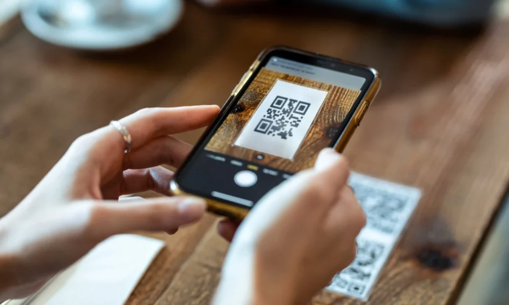Cukup tempel! qris tap resmi meluncur di indonesia hari ini