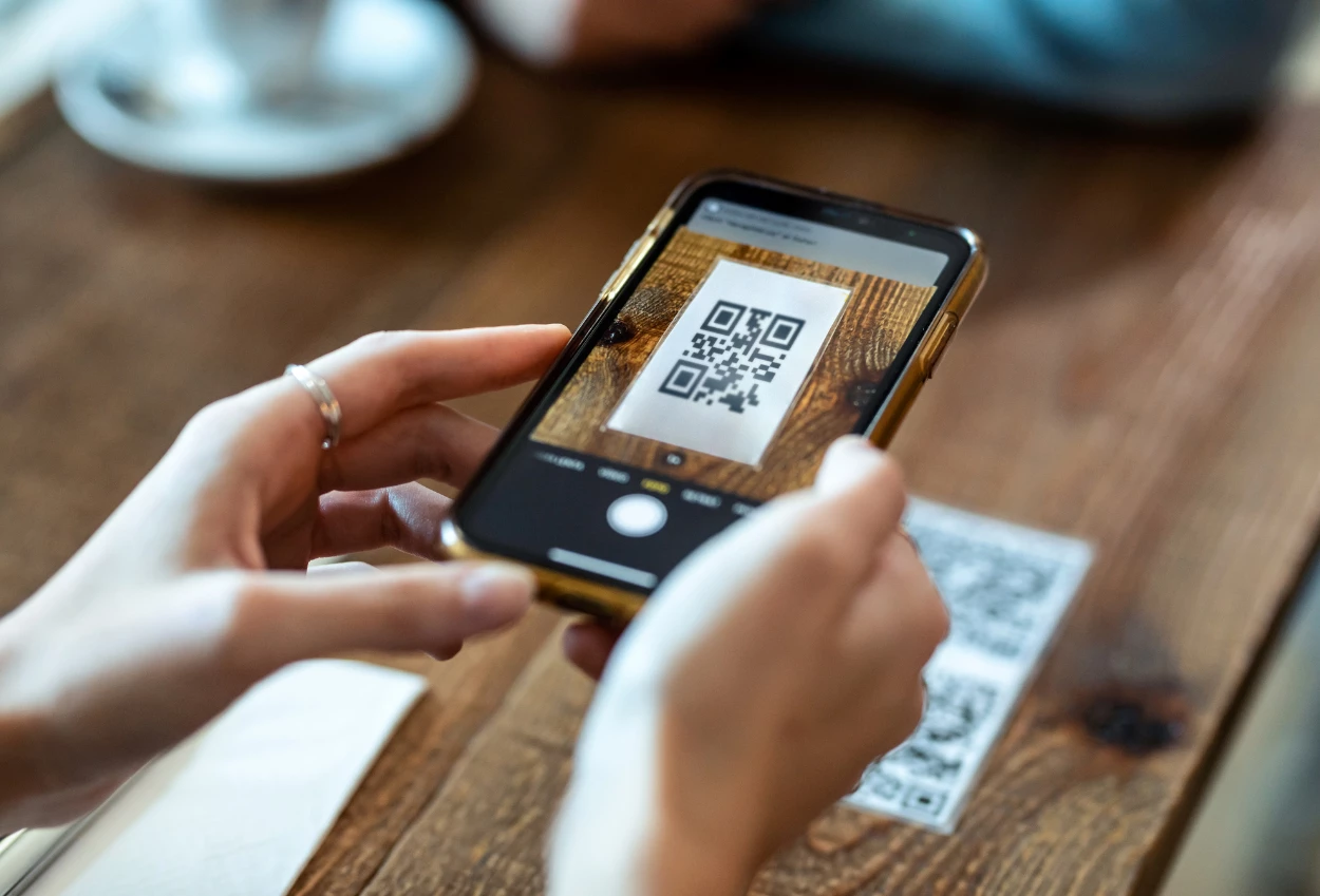 Cukup tempel! qris tap resmi meluncur di indonesia hari ini
