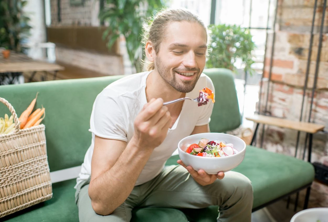 Cuma ubah cara makan, ini tips agar tidak mudah lapar saat berpuasa!